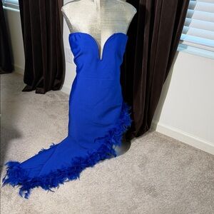 Elegant Blue Strapless Dress with Feather Detail